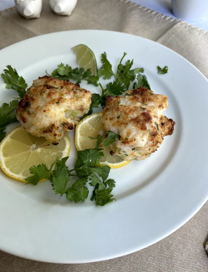 Broiled Shrimp Burgers with Spicy Sauce